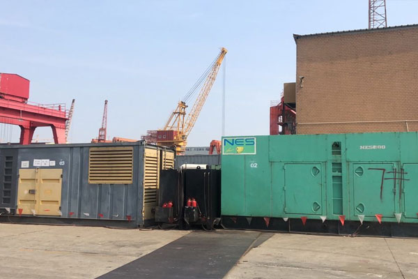 城关发电机出租空气滤清器的清洁频率是多少？