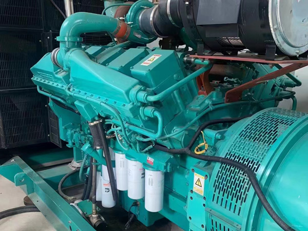 城关更换100kW柴油发电机组机油时，需要注意哪些事项？